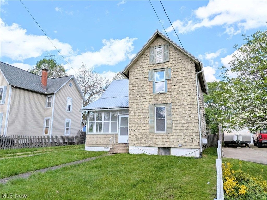 Photo of 226 Smith Avenue SW, Canton, OH 44706 (MLS # 5205827)