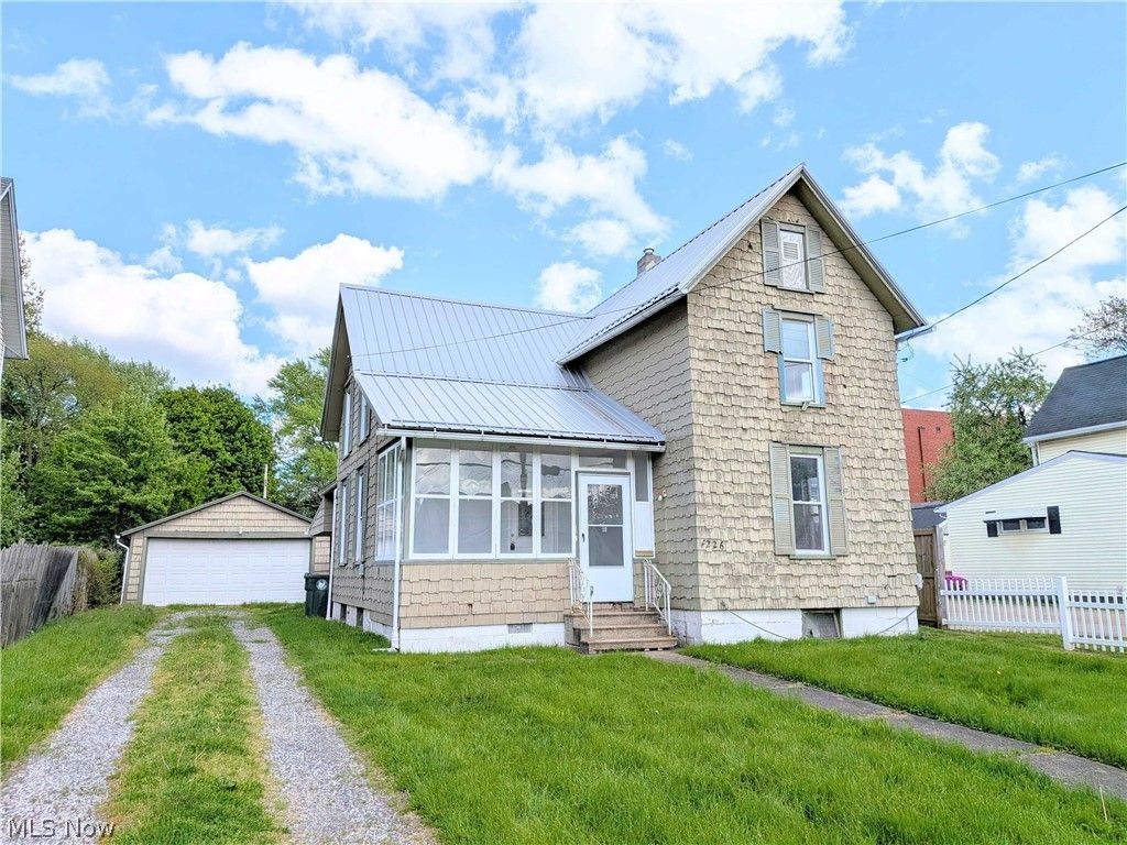 Photo of 226 Smith Avenue SW, Canton, OH 44706 (MLS # 5205827)