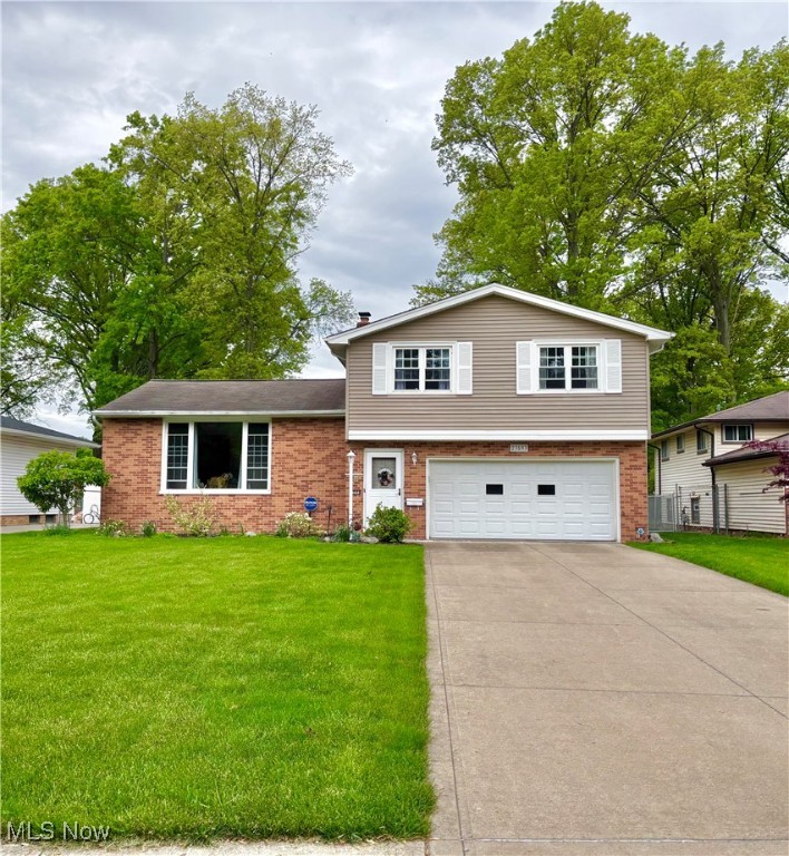 23593 Carriage Lane, North Olmsted, Ohio image 1