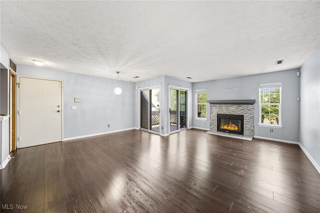 Crossings Resid Condos Ltd - Residential