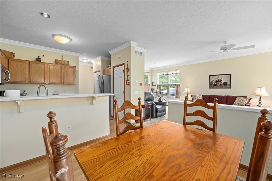 2201 Langford Lane, Avon, Ohio image 12