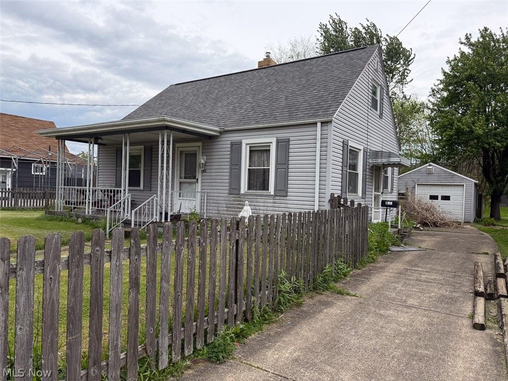 Photo of 322 Millview Place SW, Canton, OH 44706 (MLS # 5211030)
