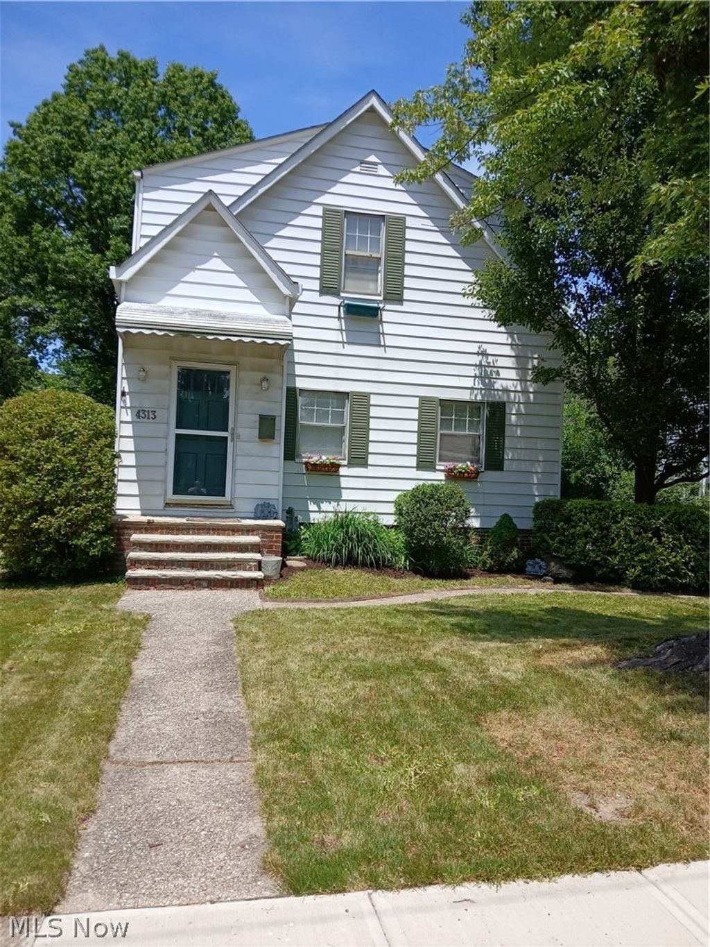 Photo of 4313 Prasse Road, South Euclid, OH 44121 (MLS # 5226301)