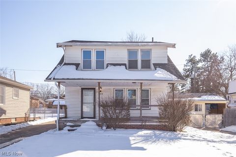 Photo of 9215 Pinegrove Avenue, Parma, OH 44129 (MLS # 5186482)