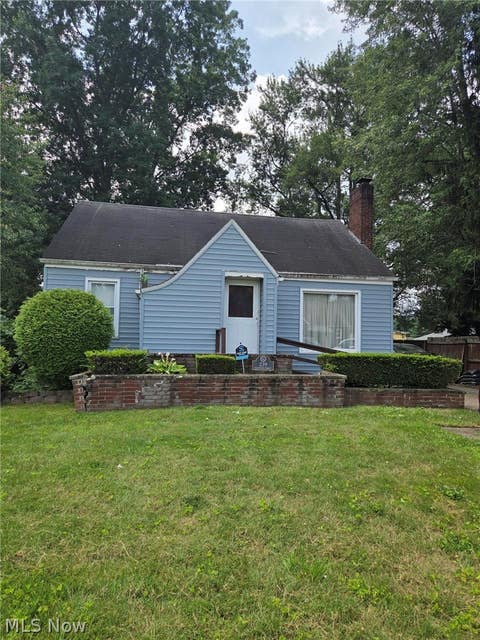 Homes For Sale - 239 Gladstone Street<br/> Mahoning County, Campbell, OH 44405