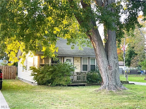 Tiny photo for 5564 Green Oak Avenue, Mentor, OH 44060 (MLS # 5255683)