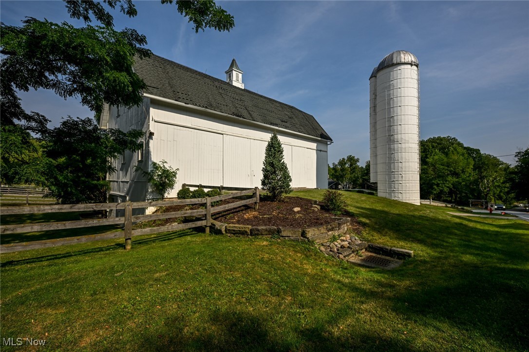 8960 Avery Road, Broadview Heights, Ohio image 6