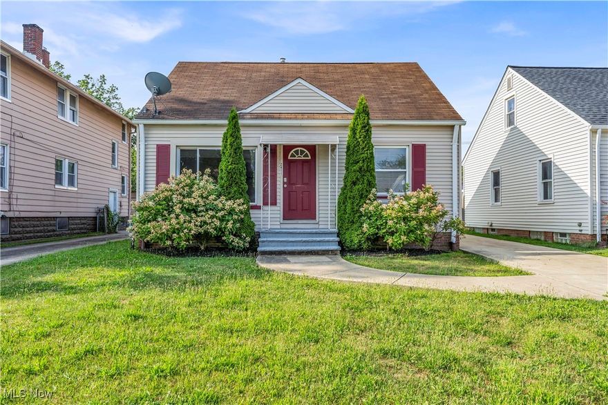 2411 Brookdale Ave, Parma - Spacious 3 bed 1 bath single family home! //

$ 1600 rent / $ 1600 deposit //
$55 application fee per adult //
1-2 pets OK in this unit. After application pre-approval, a PetScreening is required for any animals to proceed with one of our properties; a PetScreening affidavit is still required if you have no pets. (Some breed restrictions apply per HUD guidelines). //
NO SMOKING //
1 time $199 non-refundable set up fee paid at lease signing //

$35/month required resident benefit package; can include personal property/liability insurance for an additional $10/month for $45/month total. //

After application Pre-Approval 1 applicant per household application is required to fill out a PetScreening application, before being about to proceed with placing a Reservation Fee for one of our properties. You will receive a pre-approval for your application and in order to proceed, the PetScreening is required. Even if you have NO pets - this application must be filled out. One time, non-refundable pet fee of $250-600 per animal applies to all pets & must be paid before or when you pay your first month rent. (No fee for qualified assistance animals). //

Our application is processed through secure site: Findigs, and they require ID and income verification. Without this, your application will not be processed. They offer 24/7 chat support on their application directly if you have any questions. //

BEDROOMS:3 //
BATHROOMS:1 //
APPLIANCES PROVIDED: Stove and microwave //
UTILITIES / RESIDENT RESPONSIBILITY:Residents are responsible for all utilities including: water/sewer/trash, gas & electric and are responsible to maintain lawn care maintenance & snow removal. //

Serious inquiries only.