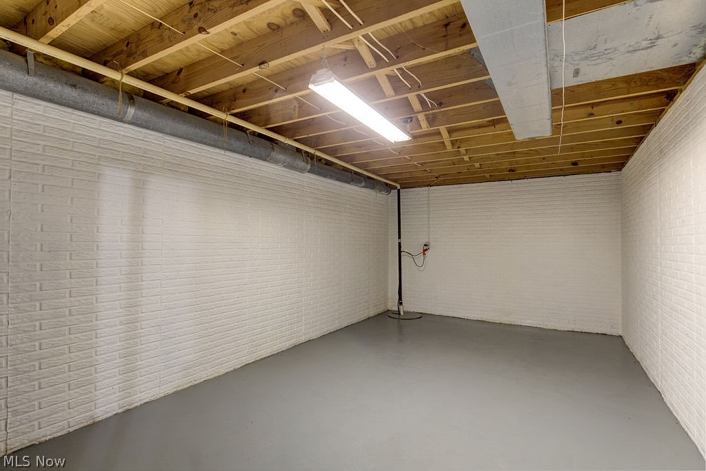 Pine 01 02 - Residential