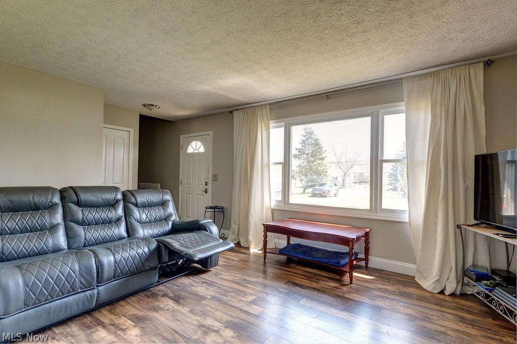 Pine 01 02 - Residential