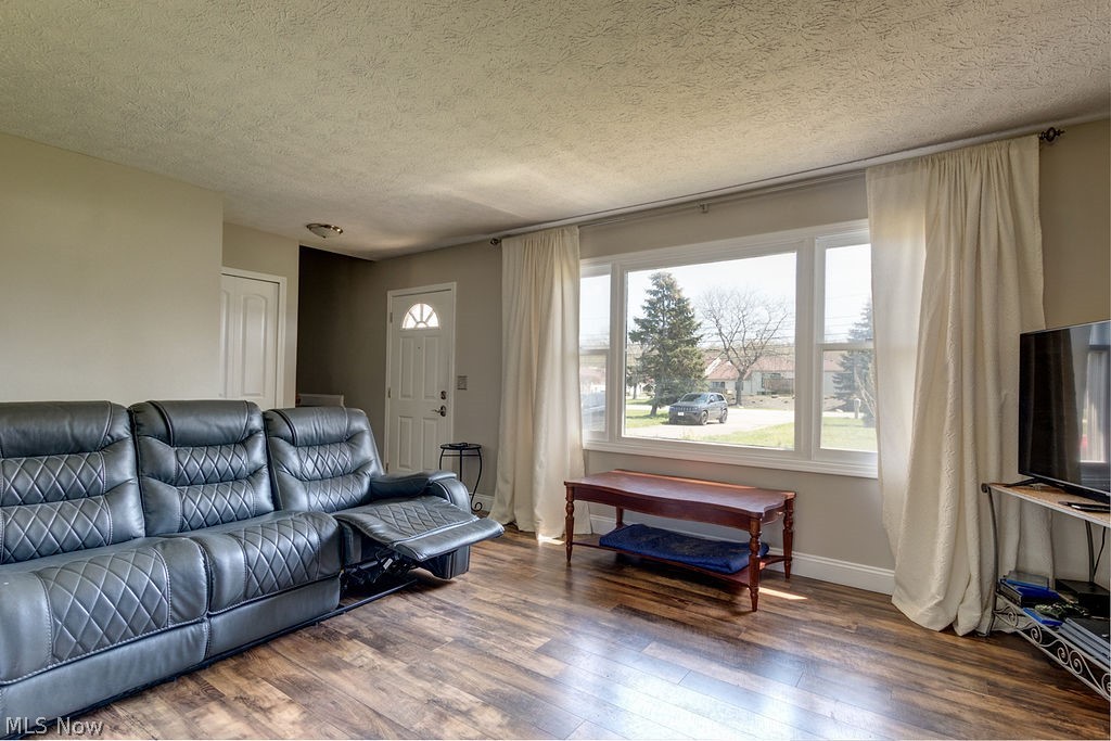 Pine 01 02 - Residential