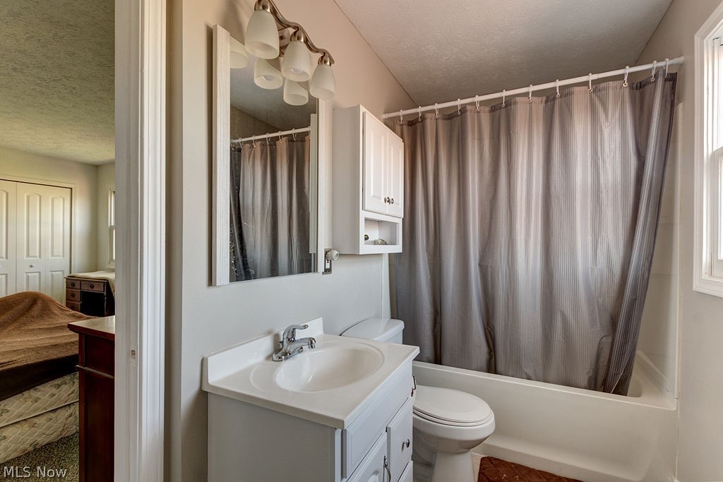 Pine 01 02 - Residential