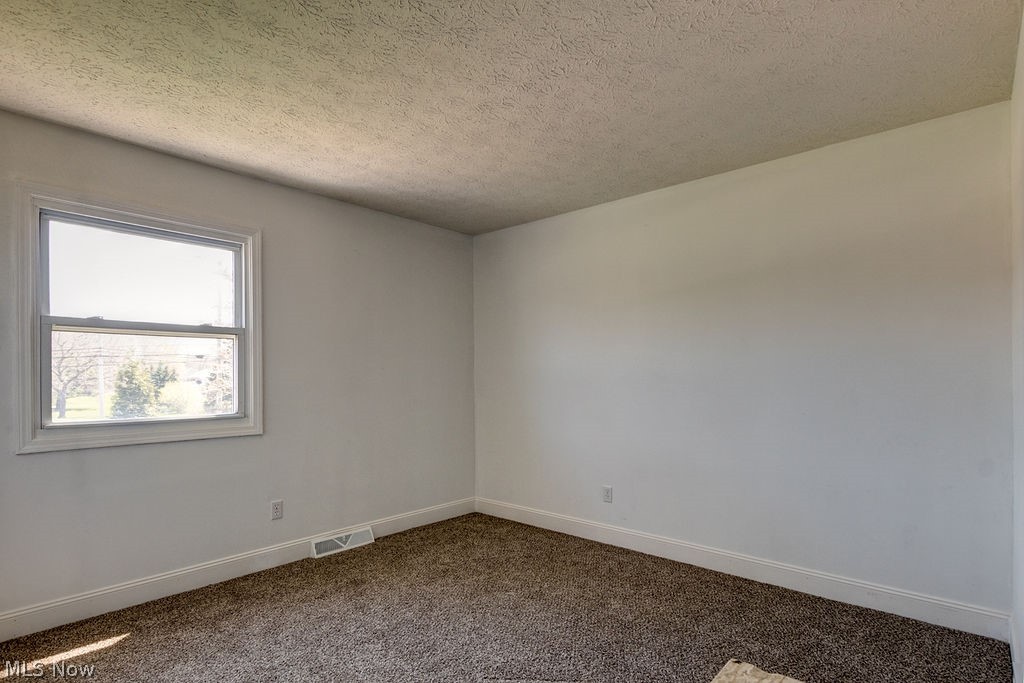 Pine 01 02 - Residential