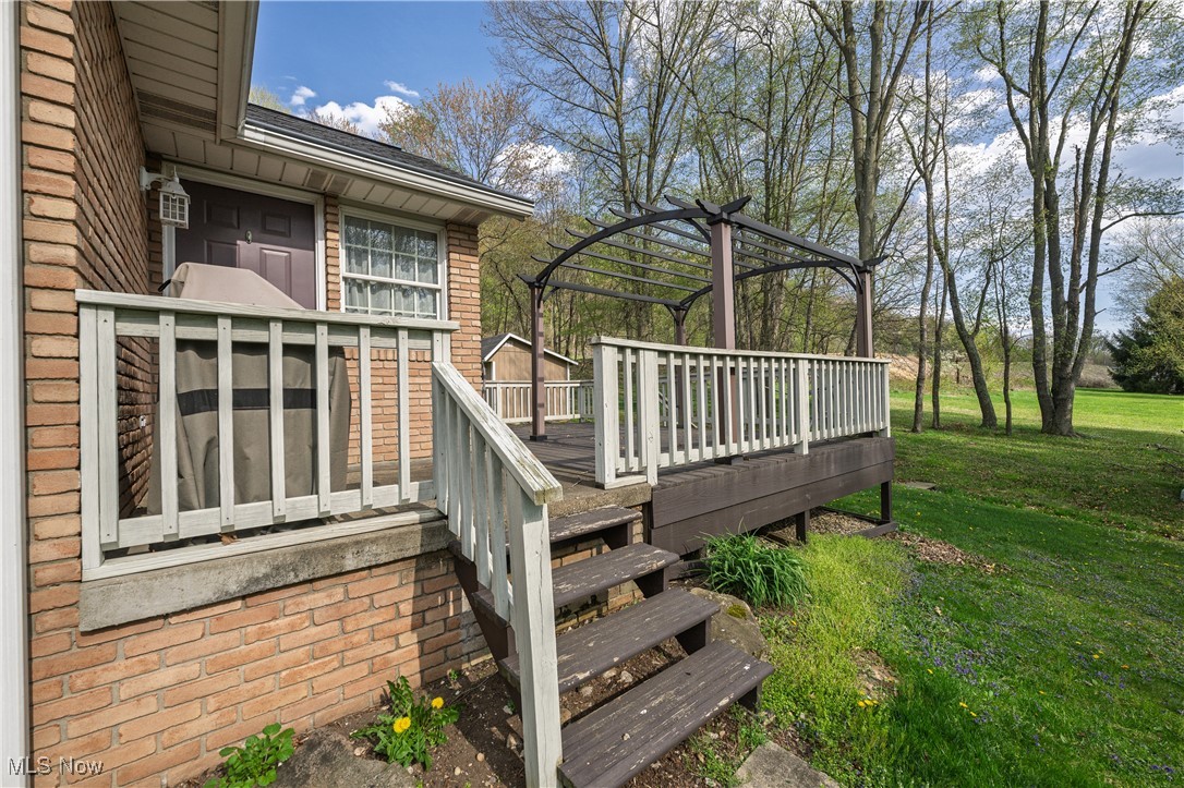 140 Jessica Drive, Dover, Ohio image 5