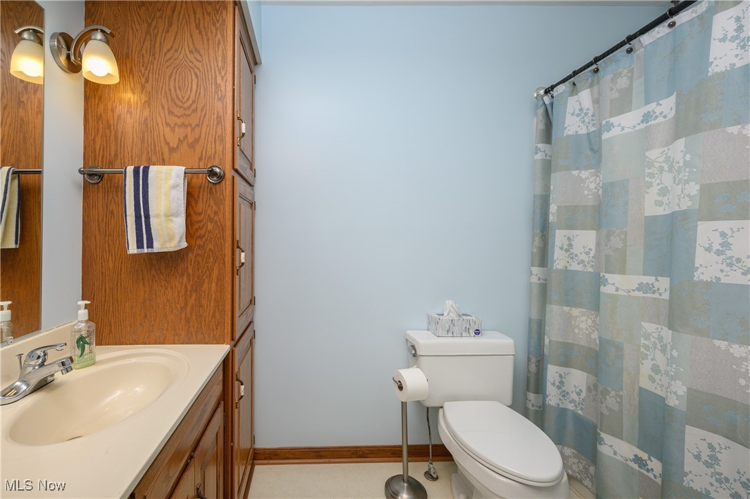 140 Jessica Drive, Dover, Ohio image 22