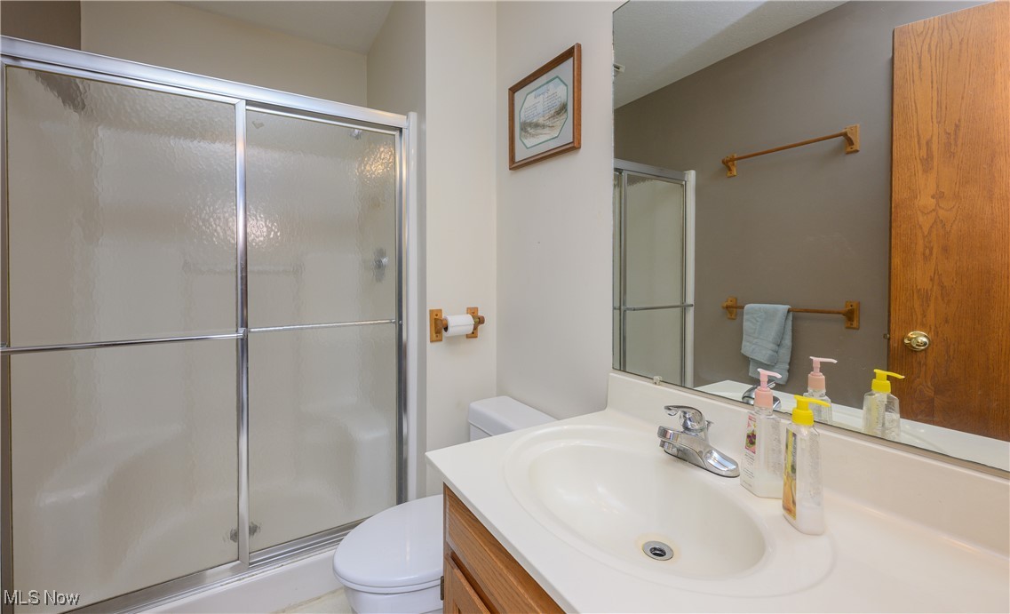 140 Jessica Drive, Dover, Ohio image 27