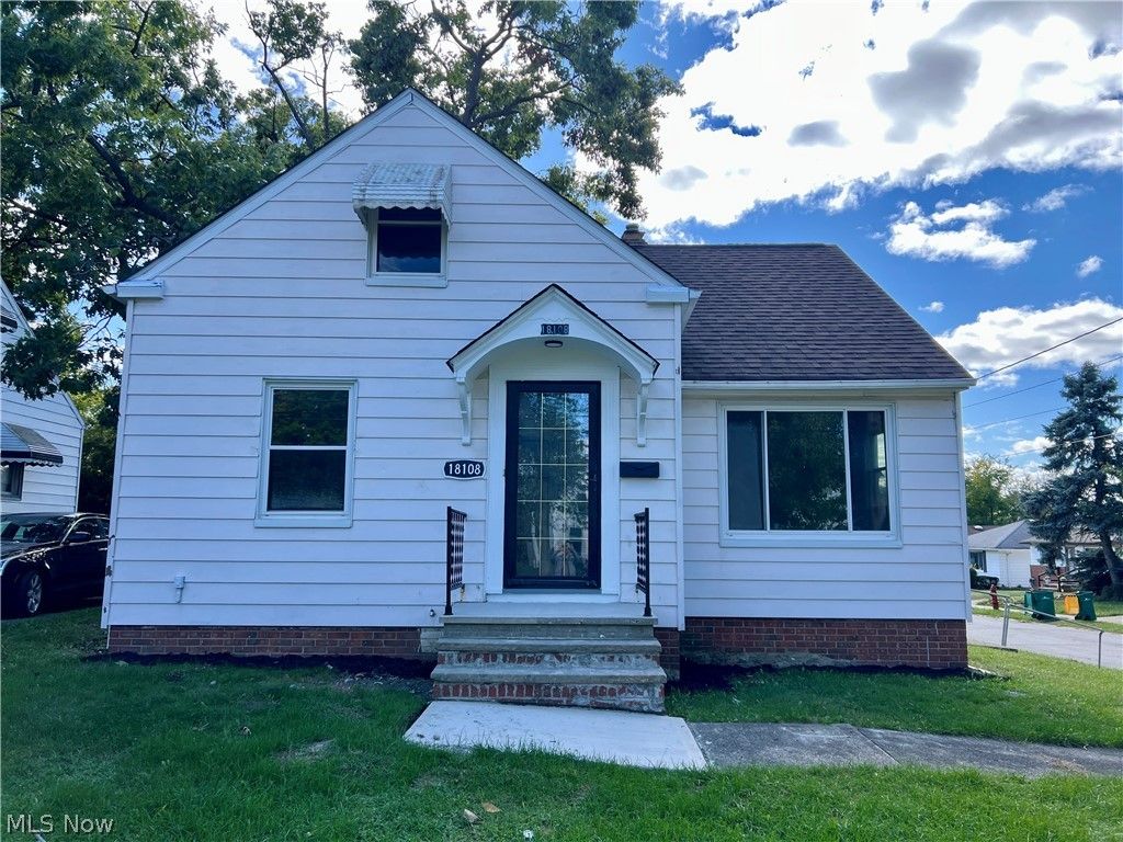 Photo of 18108 Mccracken Road, Maple Heights, OH 44137 (MLS # 5205815)
