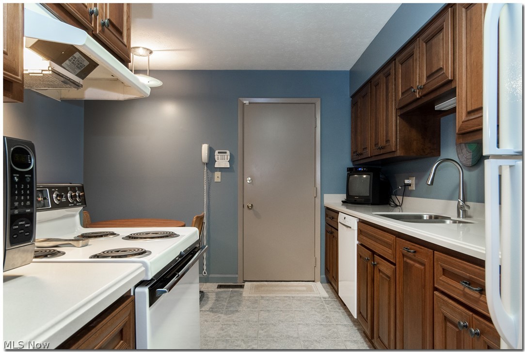 Richmond Place Condominium - Residential