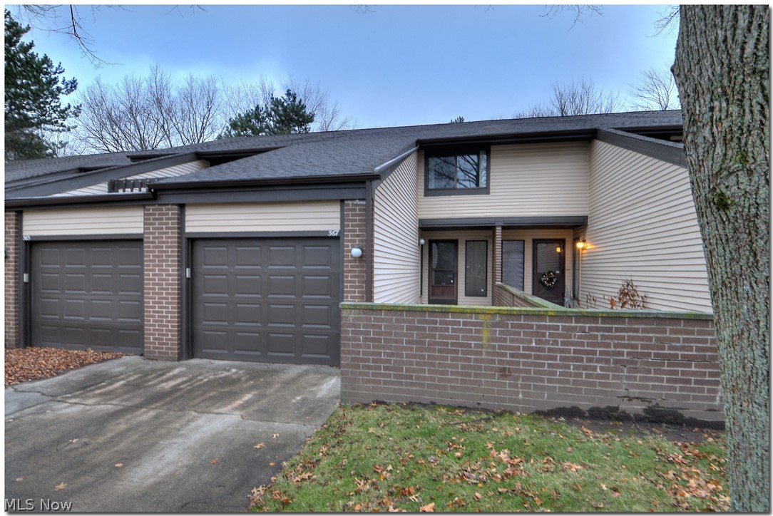 Richmond Place Condominium - Residential