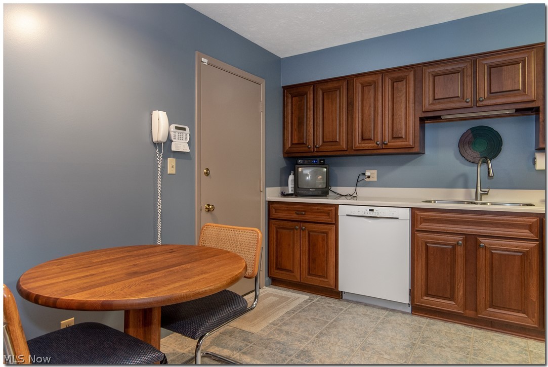 Richmond Place Condominium - Residential