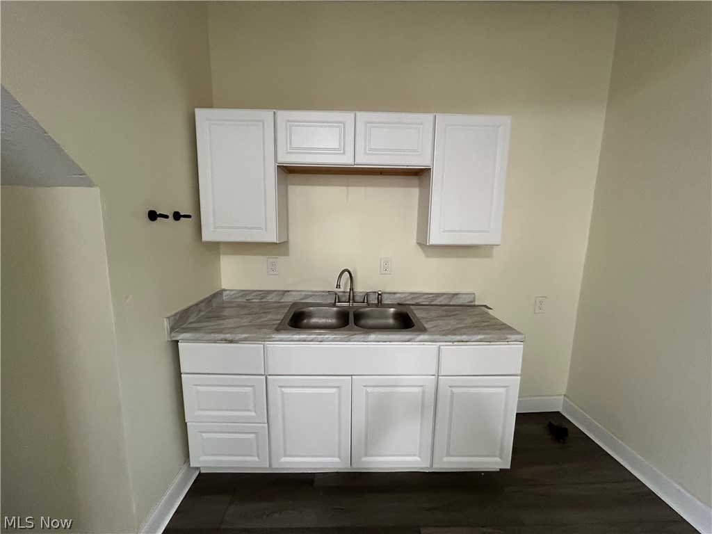 C L Jones - Residential Lease