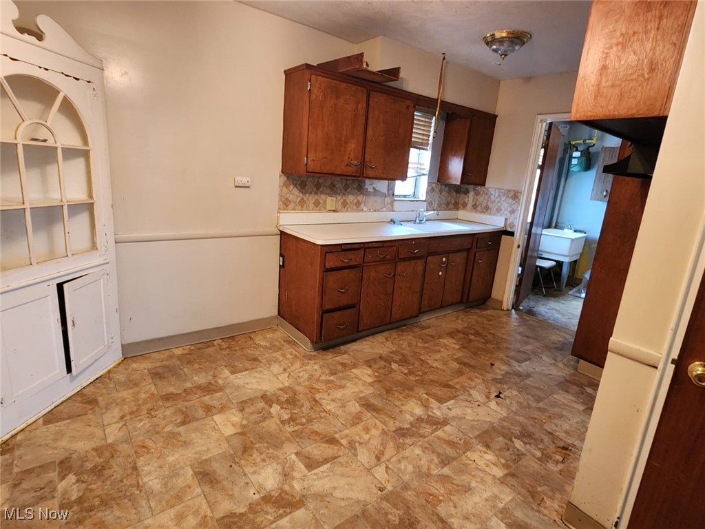 21201 Morris Avenue, Euclid, Ohio image 3