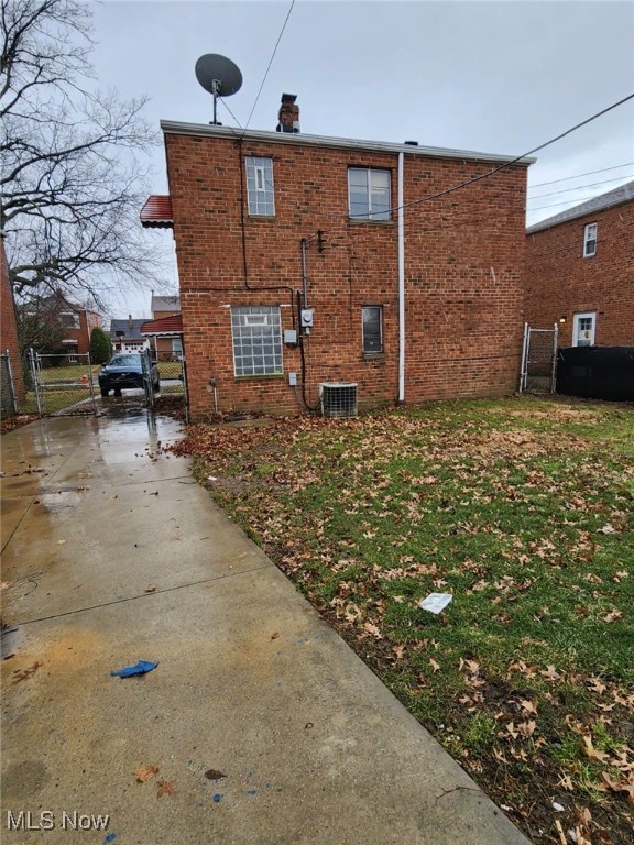 21201 Morris Avenue, Euclid, Ohio image 10