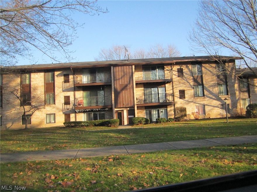 Desirable 2nd floor unit with balcony. Well-maintained and move-in ready.  Newer white kitchen. Updated bath. Large master bedroom with walk-in closet.
In-suite laundry.  Original windows, patio door and interior doors were replaced.  Garbage disposal 2017.  All appliances stay.  Very nice unit located in a nice area..plenty of trees, playground, basketball court and lake with picnic area.  Carport included.  Balcony redone.  Close to transportation & shopping.