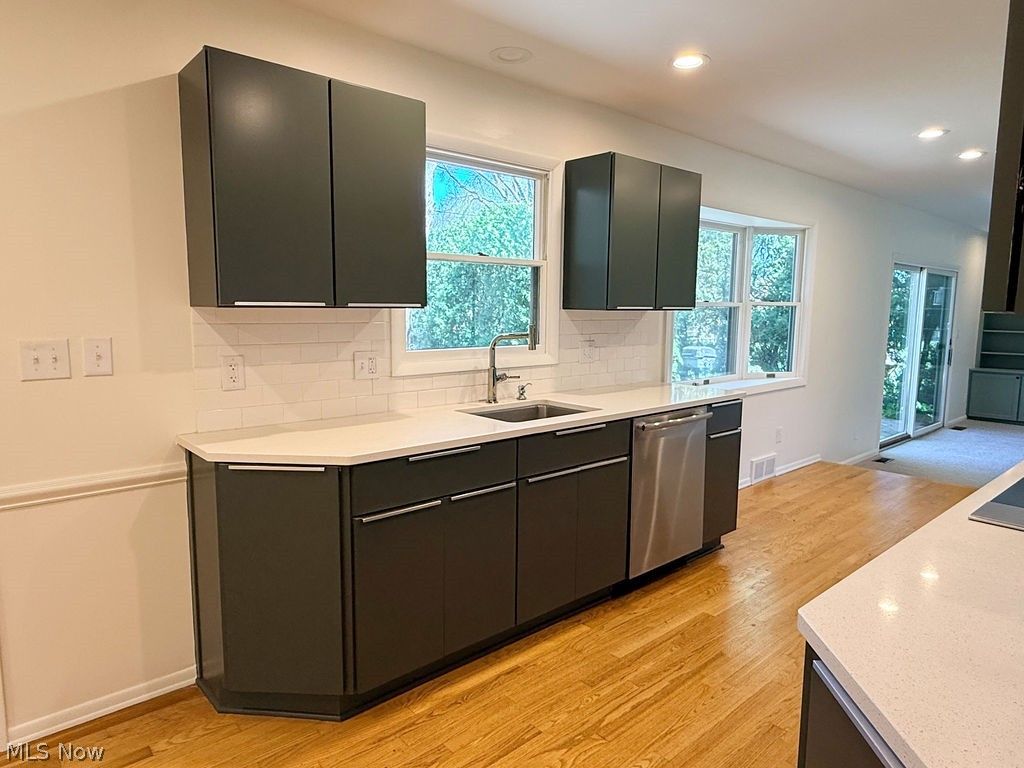 Photo of 3887 Greenmont Dr, Warren, OH 44484 (MLS # 5202380)