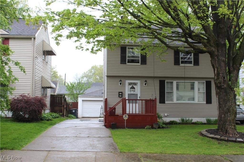 Welcome to this stunning 3-bedroom residence featuring a 2-car garage. This delightful property boasts a comfortable and modern living space, complete with 3 bedrooms and a full bathroom upstairs, and a kitchen, living, and dining rooms downstairs. This home is designed with energy efficiency, comfort, and peace of mind in mind, providing a worry-free living experience. Hardwood floors are conveniently located under all carpets. Nice clean basement with a bonus room that can be used as an additional bedroom. Home security system to stay. Ideal for first-time homebuyers or investors seeking solid returns in a thriving rental market. The seller is offering a $1,500 credit towards the buyer's carpet of choice. Contact your preferred Realtor today to schedule a private viewing.