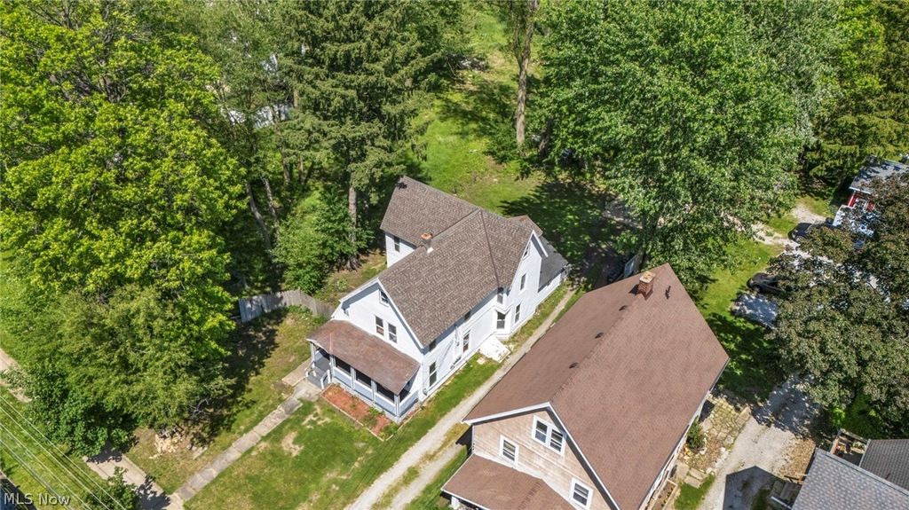 Photo of 1004 East Avenue, Elyria, OH 44035 (MLS # 5209788)