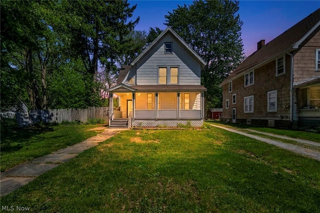 Photo of 1004 East Avenue, Elyria, OH 44035 (MLS # 5209788)