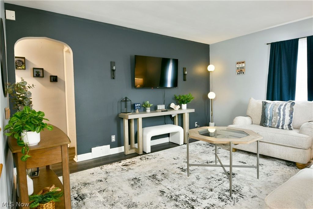 Photo of 1153 Meadowbrook Avenue SE, Warren, OH 44484 (MLS # 5194890)