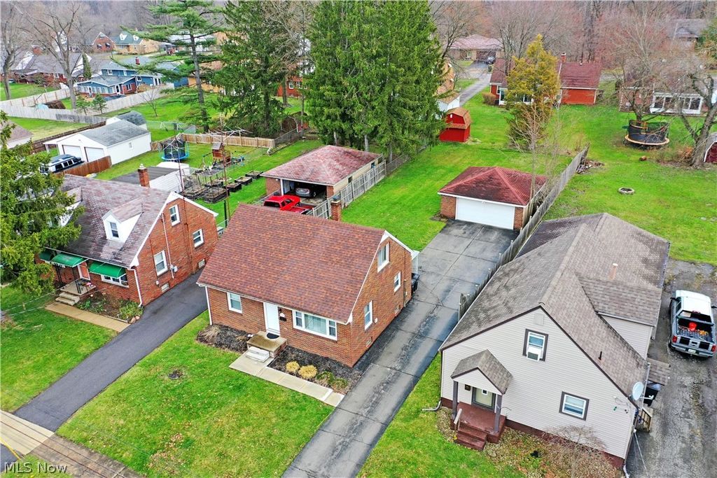 Photo of 1153 Meadowbrook Avenue SE, Warren, OH 44484 (MLS # 5194890)