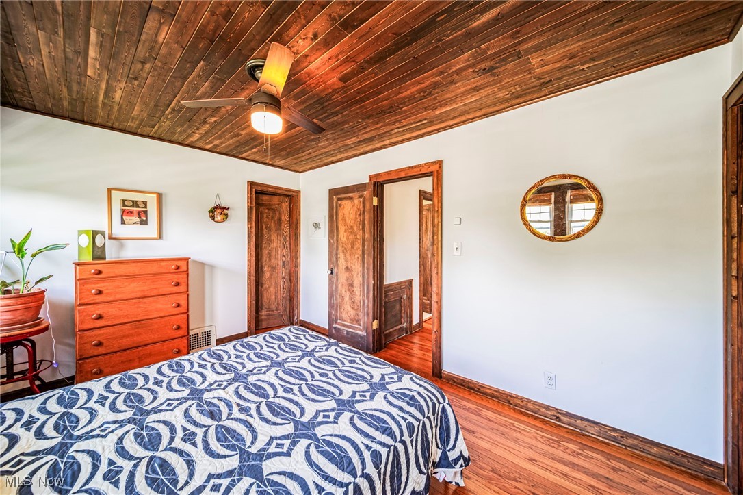 261 E 214th Street, Euclid, Ohio image 33