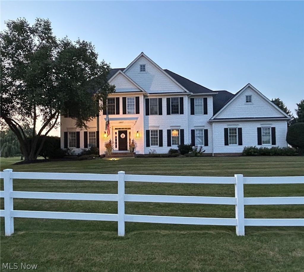 Photo of 1907 Middleton Road, Hudson, OH 44236 (MLS # 5207852)