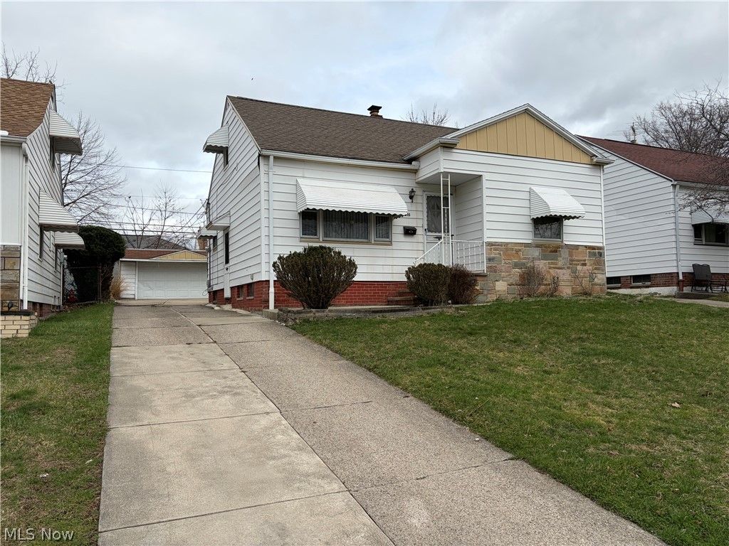 Photo of 18915 Longview Avenue, Maple Heights, OH 44137 (MLS # 5193240)