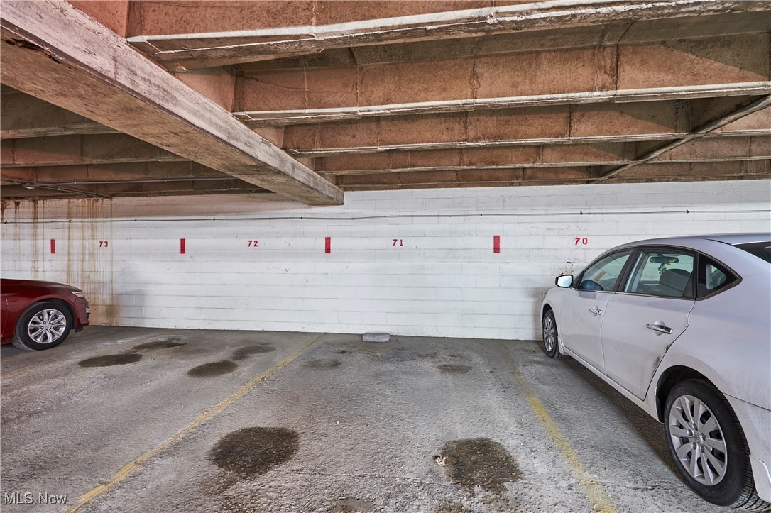 Garage Sp #71 - Residential