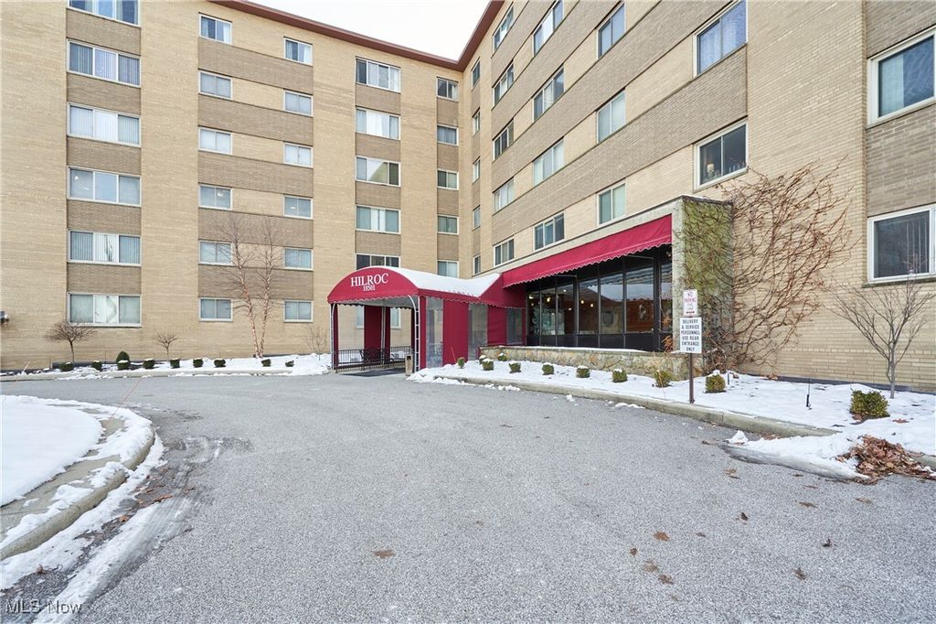 Photo of 18501 Hilliard Boulevard, Rocky River, OH 44116 (MLS # 5176657)