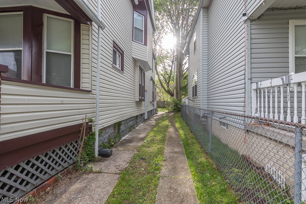 637-639 E 102nd Street