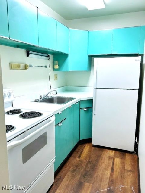 Tiny photo for 407 colonial Drive #47, Steubenville, OH 43952 (MLS # 5179431)