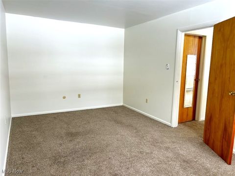 Tiny photo for 407 colonial Drive #47, Steubenville, OH 43952 (MLS # 5179431)