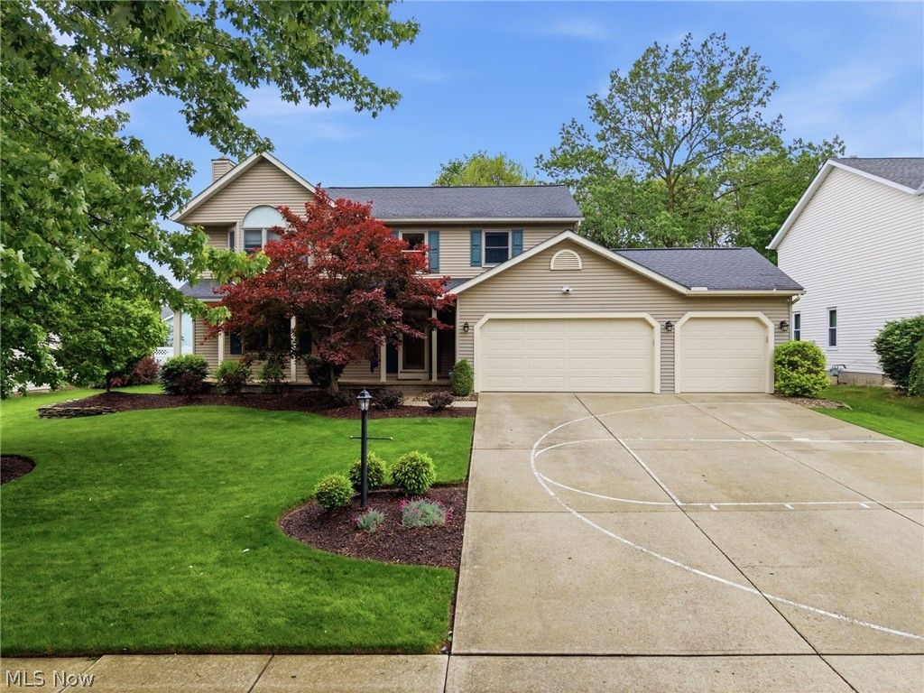 Photo of 10376 Lake Meadows Drive, Strongsville, OH 44136 (MLS # 5211233)