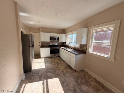 Tiny photo for 2333 Ohio Avenue, Youngstown, OH 44504 (MLS # 5257198)