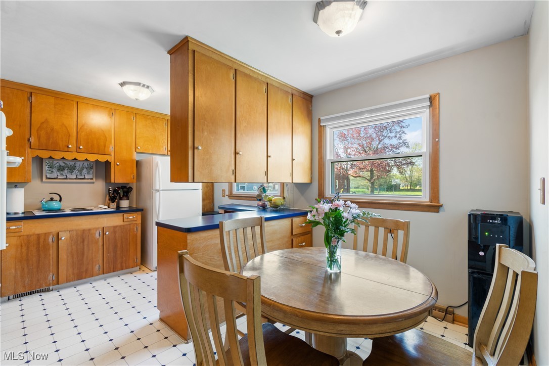 1015 Cornell Drive, Alliance, Ohio image 6