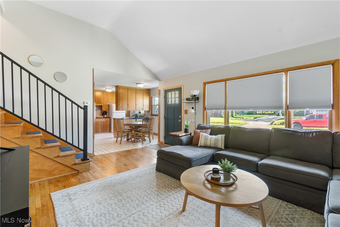 1015 Cornell Drive, Alliance, Ohio image 3