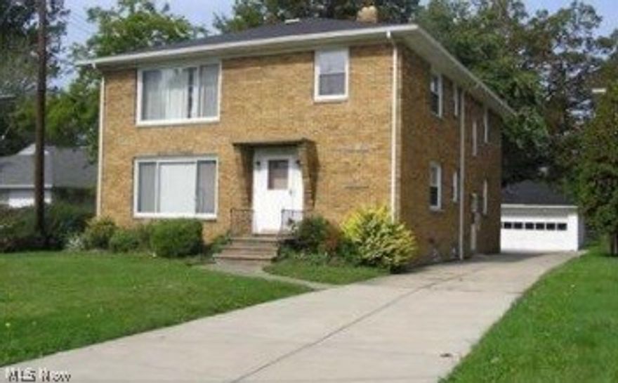 Perfect for the investor looking to grow their net worth. Each unit is 3 beds & 2 baths. 100% occupied. List of updates include; 2001 - Furnace and AC Units (both units), 2002-2004 - Windows entire house (approximately 26 windows), 2003 - Re-insulated attic, 2005 - Glass block windows in basement, 2006 - New counter tops in kitchens (both units), 2010- New kitchen floor down unit, 2012 - 2 bathroom updates (1 in each unit) 2015 - New garage door and opener, 2016 - New flooring in kitchen up unit & 2016 - New flooring side entry. Professional property management available. Do not disturb tenant. Upstairs is rented for $850/mo. Downstairs is rented for $915/mo.
