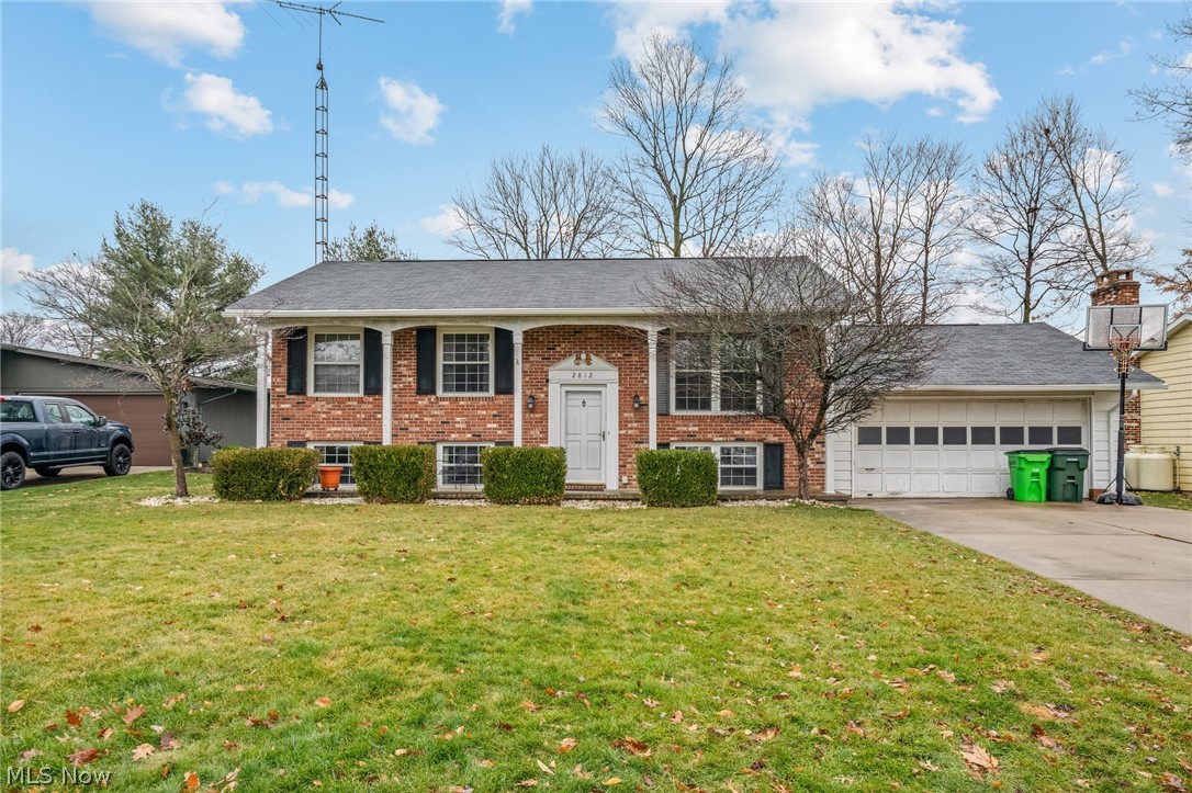 TAKE A LOOK AT THIS 4 BEDRROM 2 FULL BATH, LARGE EAT IN KITCHEN, SPACIOUS LIV ROOM AND FAMILY ROOM, OFFICE OR WEIGHT ROOM, SO MUCH ROOM IN THIS HOME, FENCED IN YARD, WITH A BEAUTIFULL 18X36 INGROUND NEWER POOL, APROX 4 YRS, COVER NEW THIS YEAR, COMES WITH ALL THE TRIMMINGS, TABLE AND NICE PATIO CHAIRS, FLOATERS, HOT TUB, CHILDRENS SWING SET STAYS. MOVE IN AND ENJOY YOUR RESORT IN YOUR OWN BACK YARD. 2 CAR ATTACHED GARAGE, CEMENTED DRIVE WAY, DOES NEED SOME NEW CARPET, BUT WITH ALL THE EXTRAS YOU WILL NOT PASS THIS ONE UP, 3 TVS ON WALLS STAY. SHED.