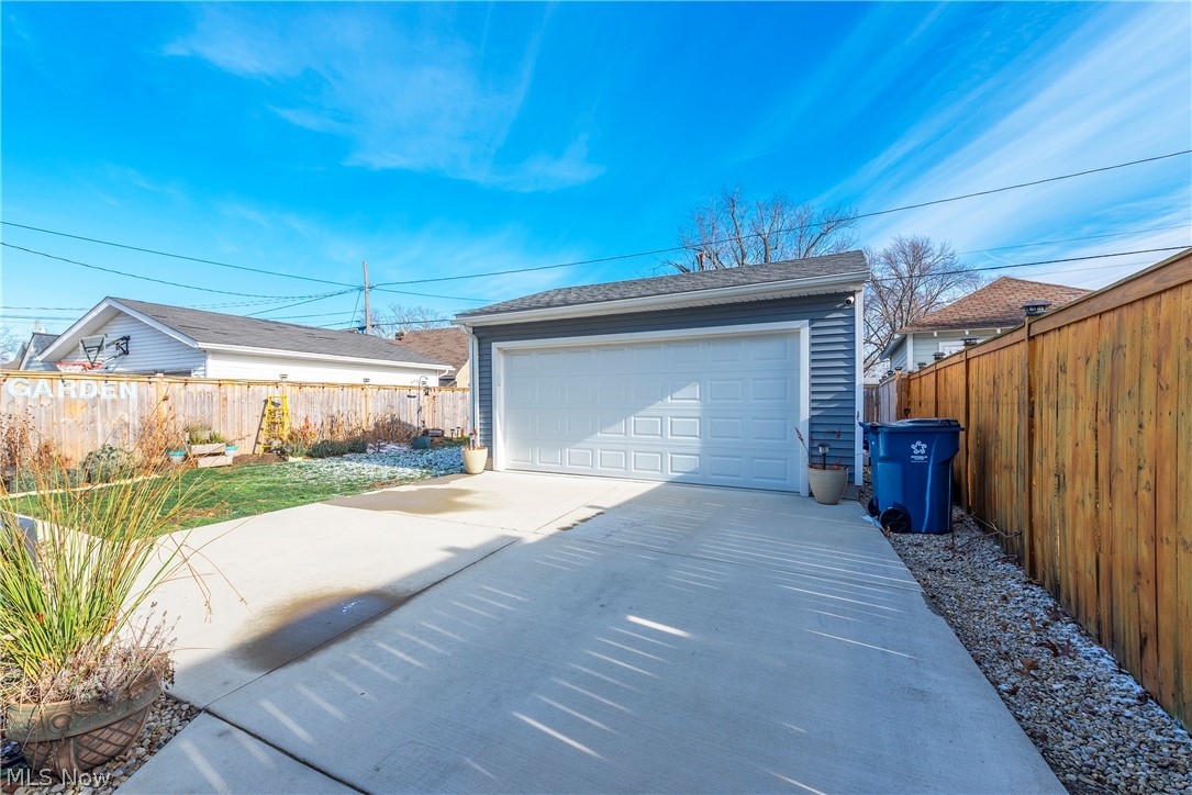 Lake View Park Realty - Residential