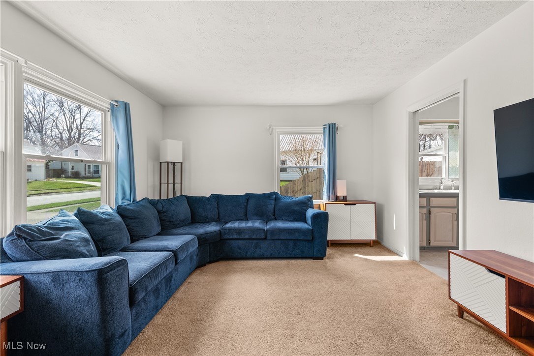 2130 Suncrest Drive, Cuyahoga Falls, Ohio image 5